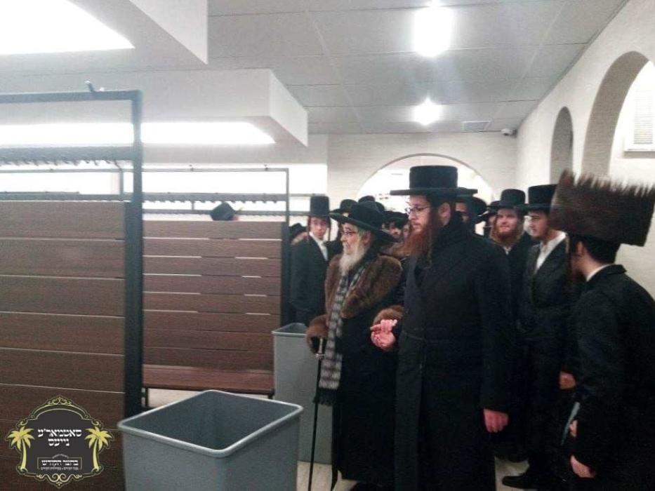 כ''ק רבינו הגה''ק שליט''א ביי קביעות מזוזה אין ביה