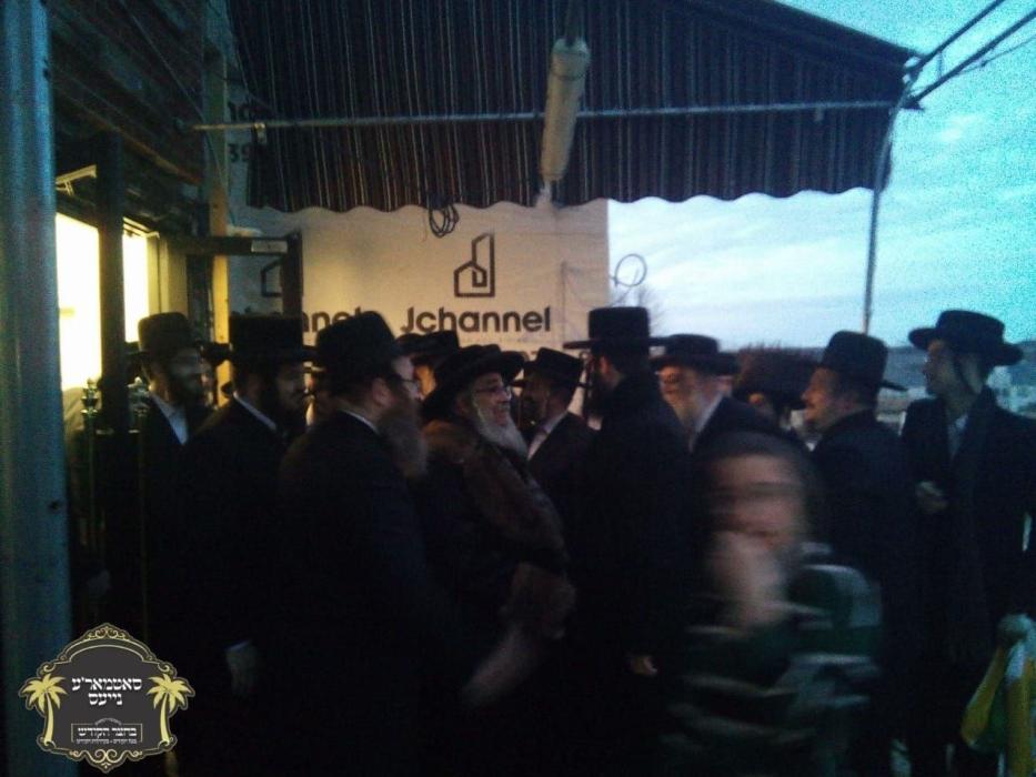 כ''ק רבינו הגה''ק שליט''א ביי קביעות מזוזה אין ביה