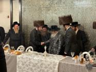 כ"ק מרן אדמו"ר שליט"א איז זיך משתתף ביים שבע ברכות