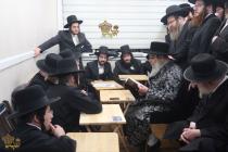 🌴בצל הקודש 🌴
רבינו שליט''א ביי ניחום אבלים ביי משפ