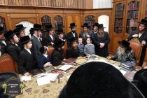 תלמידי ישיבה קטנה באבוב 45 פון ב''פ בקו''פ אצל כ''