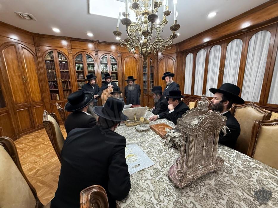 יעצט ביינאכט בעת די זמני כניסה איז אריין בקודש פני