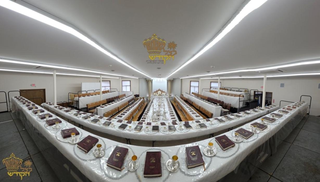 🌴בצל הקודש🌴 
מלכות'דיגע סדר טיש אנגעגרייט אינעם זא