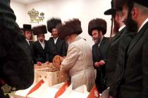 🌴בצל הקודש🌴 
רבינו שליט''א ביים מסדר זיין די מצות 