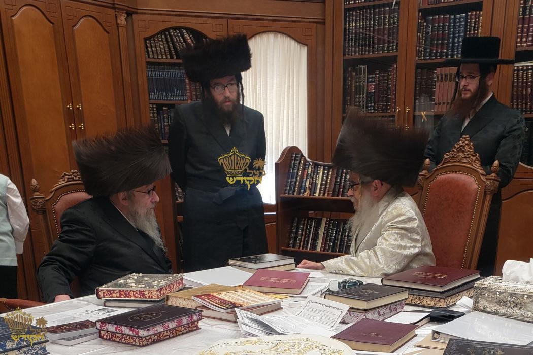 🌴בצל הקודש🌴 
הגאון הגדול הדומ"ץ שליט"א אויף א באזו