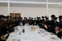 🌴בצל הקודש🌴 
רבינו שליט"א ביים סעודת ברית בביתו נא