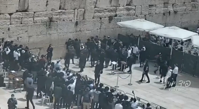 ארגענטינע'ס פרעזידענט האוויער מילי איז אנגעקומען צ