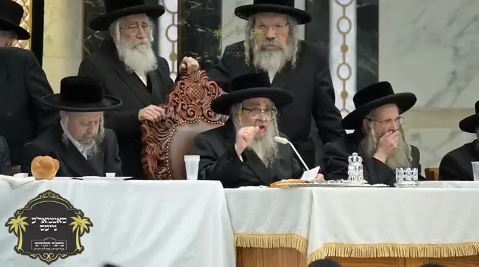 מתוך דברו"ק של כ"ק רבינו הגה"ק שליט"א
*בגודל חיוב 