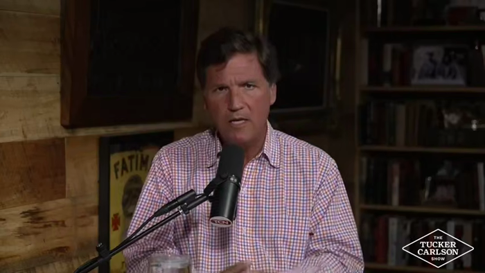 טאקער קארלסאן זאגט אז די נייע רעליגיע פון די פאראי