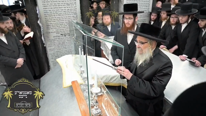 ערשטע בילדער כ''ק רבינו הגה''ק שליט''א ביים פוקד ז