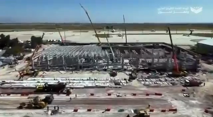 טערקיי בויעט איבער די לופטפעלד אין דמשק, סיריע.

ט