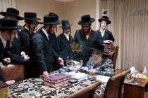 🌴בצל הקודש🌴
רבינו שליט''א ביים בענטשן די מטבעות פא