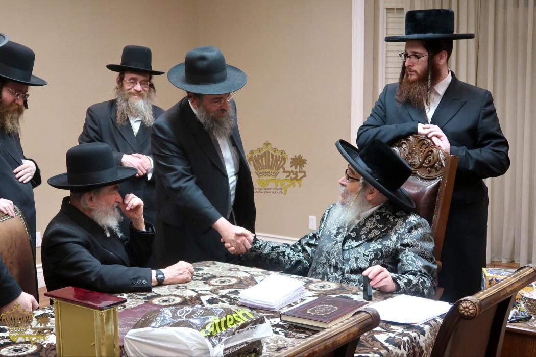 🌴בצל הקודש🌴
הגאון רבי צבי גרינהויז שליט"א - ראש כו