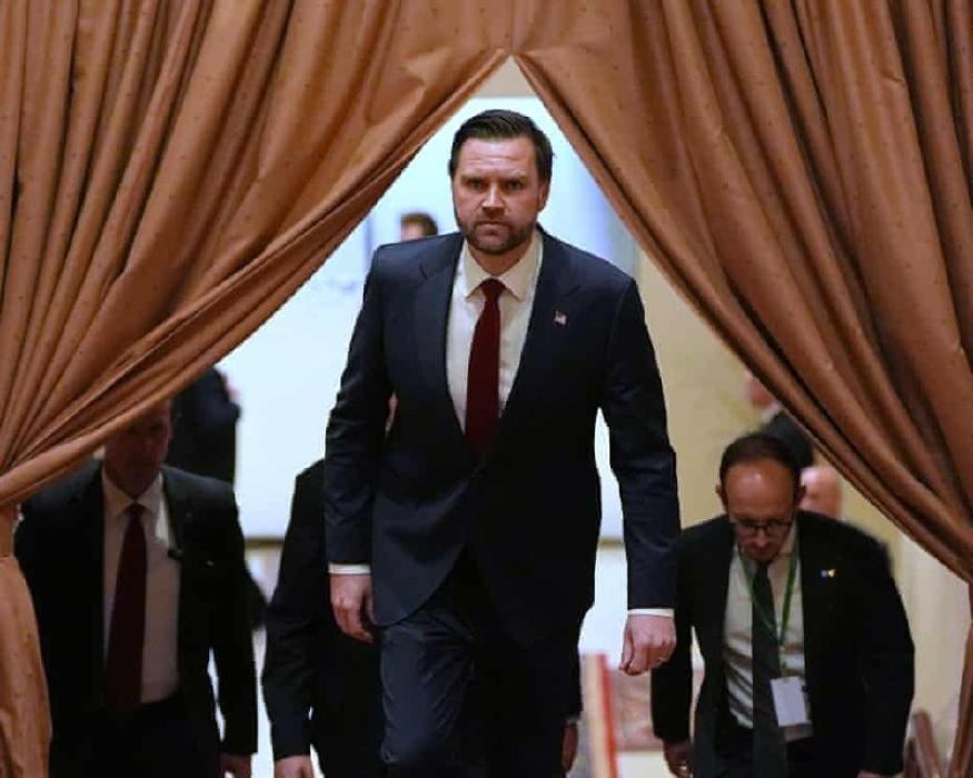 ברעיקינג: וויצע פרעזידענט דזשעי די ווענס האט אפגער