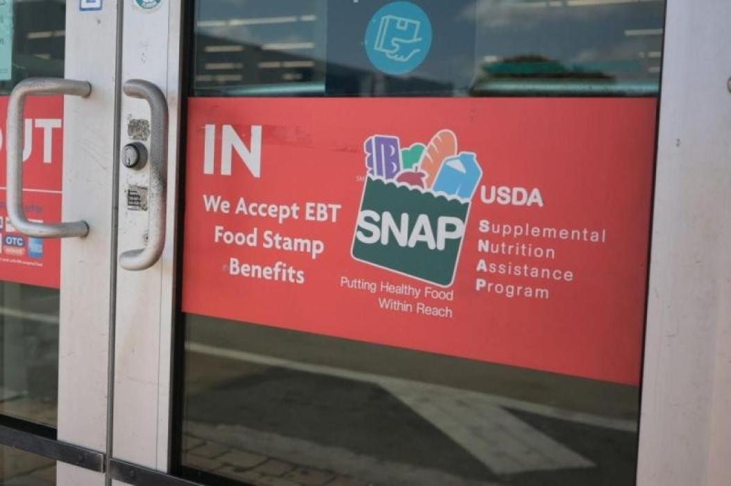 די טראמפ אדמיניסטראציע זאגט אז 14,000 פוד סטעמפּס ב