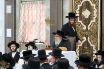 🌴בצל הקודש🌴
רבינו שליט"א ביים מסיבת לחיים נאך תפיל