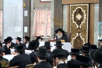 🌴בצל הקודש🌴
רבינו שליט"א ביים מסיבת לחיים נאך תפיל