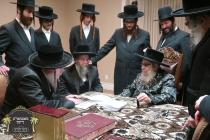 האדמו"ר מקרעטשניף סיגוט וומסב''ג שליט"א בביקור בקו