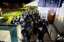 בגלל אבות תושיע בנים, ותביא גאולה לבני בניהם

 אמי