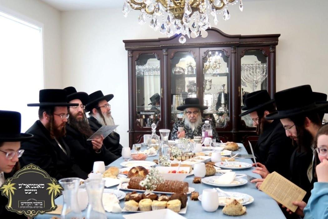 כ''ק רבינו הגה''ק שליט"א ביים שמחת חאלאקע פון נכדו