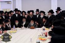 כ''ק רבינו הגה''ק שליט"א ביים שמחת התנאים פון החתן