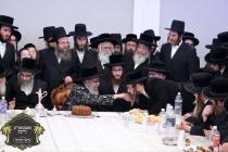 כ''ק רבינו הגה''ק שליט"א ביים שמחת התנאים פון החתן