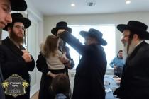 כ''ק רבינו הגה''ק שליט"א ביים שמחת חאלאקע פון נכדו