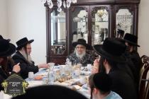 כ''ק רבינו הגה''ק שליט"א ביים שמחת חאלאקע פון נכדו