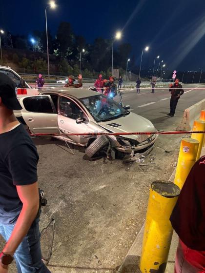 ברעיקינג: באריכטן איבער א פארדעכטיגטער קאר טעראר א