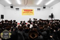 כ''ק רבינו הגה''ק שליט"א ביים מעמד קביעות מזוזה ומ