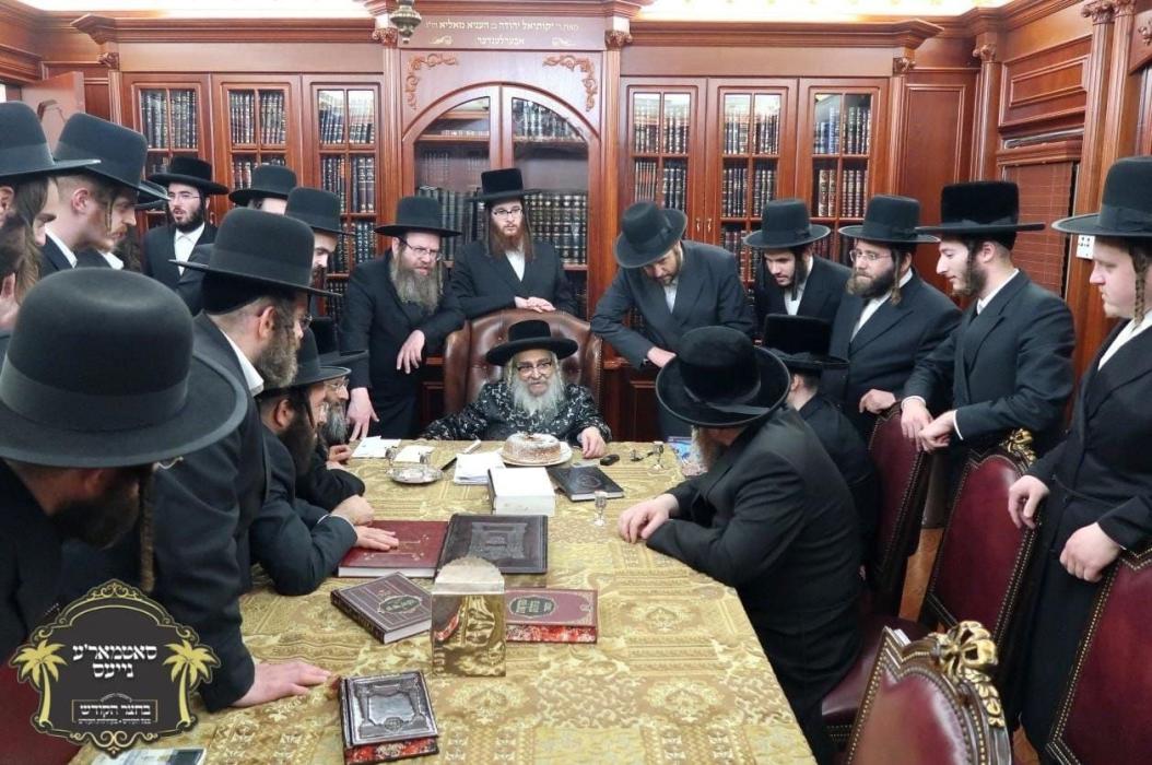 וועד קרן הבנין פון ביהמ''ד החדש לב אהרן דקהלתינו ה