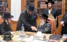 מסיבת לחיים בביתו נאוה קודש פון כ''ק רבינו הגה''ק 