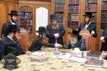 מסיבת לחיים בביתו נאוה קודש פון כ''ק רבינו הגה''ק 
