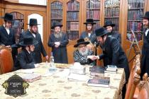 מסיבת לחיים בביתו נאוה קודש פון כ''ק רבינו הגה''ק 