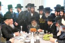 🌴בצל הקודש🌴 
רבינו שליט"א אויף א מסיבת לחיים אין ש