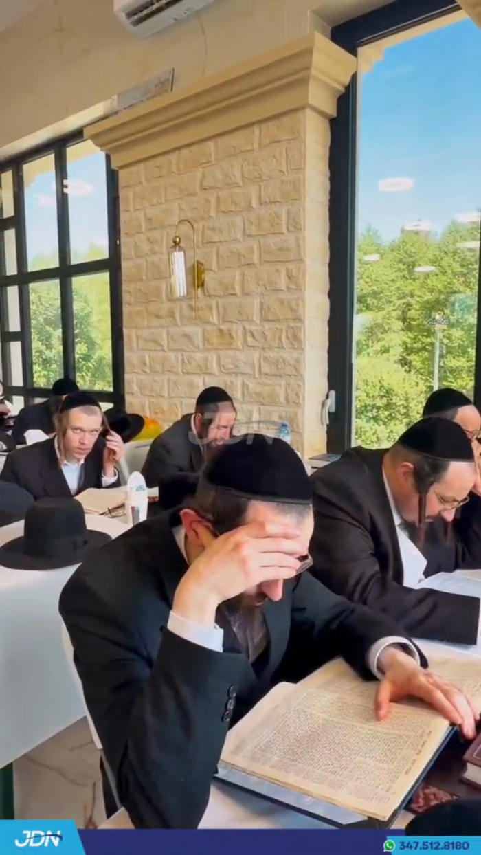 היסטארישע "לימוד ש"ס על קברו" באתרא קדישא ראדאשיץ 