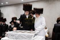'בוני הבנין' ביים גיסן