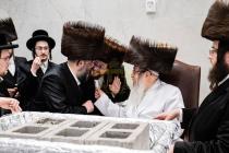 'בוני הבנין' ביים גיסן