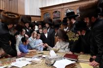 🌴בצל הקודש🌴
רבינו שליט''א ביי כתיבת האותיות היינט 