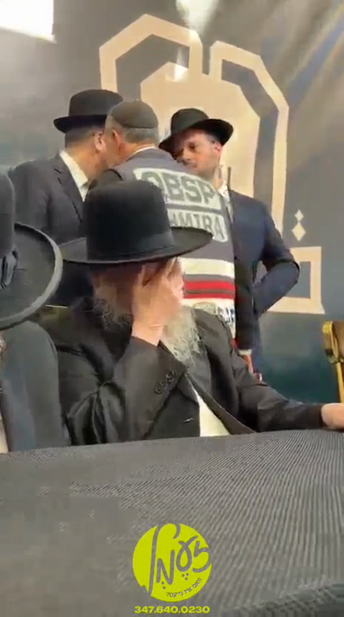 קווינס - דער משגיח הגר"ד סגל שליט"א ביים פארגיסן ט