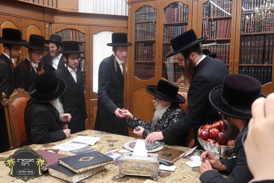 תלמידי ישיבה קטנה בית שמעון דבעלזא פון ב"פ בקו''פ 