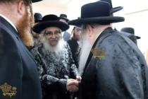 🌴בצל הקודש🌴
רבינו שליט"א אויף א באזוך ביי כ"ק אדמו