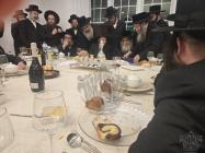 כ"ק מרן אדמו"ר שליט"א ובנו הגה"צ אב"ד ור"מ שליט"א 