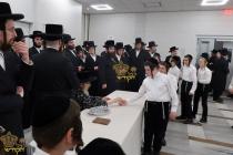 🌴בצל הקודש🌴 
רבינו שליט"א ביים פארטיילן מטבעות פאר
