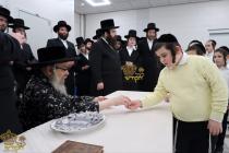 🌴בצל הקודש🌴 
רבינו שליט"א ביים פארטיילן מטבעות פאר