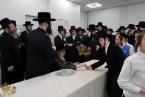 🌴בצל הקודש🌴 
רבינו שליט"א ביים פארטיילן מטבעות פאר