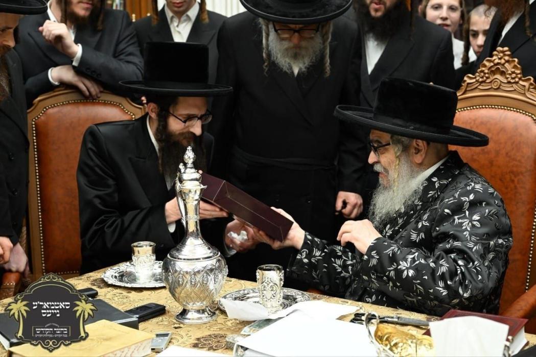 כ''ק אדמו"ר מישועות יעקב סקולען שליט"א פון וומסב''
