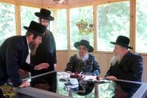 🌴בצל הקודש🌴
האדמו"ר מבאסטאן שליט''א אויף א באזוך ב