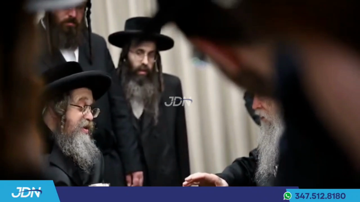 האדמו״ר מקרעטשניף סיגעט באזוכט ביי האדמו״ר מפשעווא