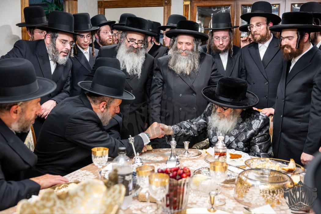 נעכטן פארנאכטס איז פארגעקומען א מסיבת לחיים בבית ה